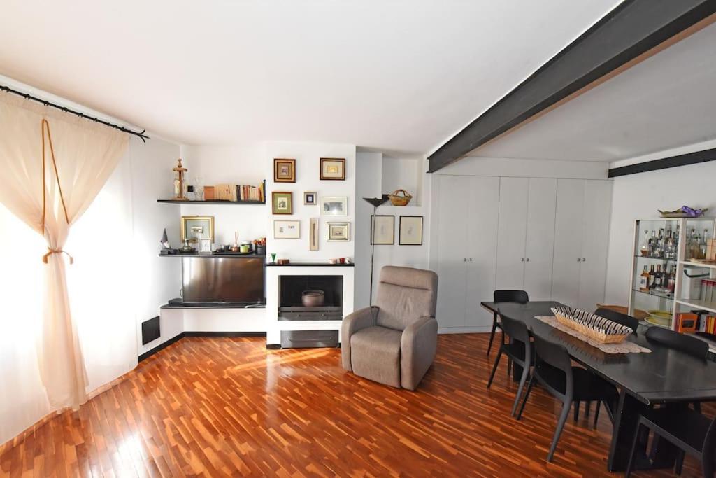 Joyful Apartment In A Building From The 1700S 贝尔加莫 外观 照片